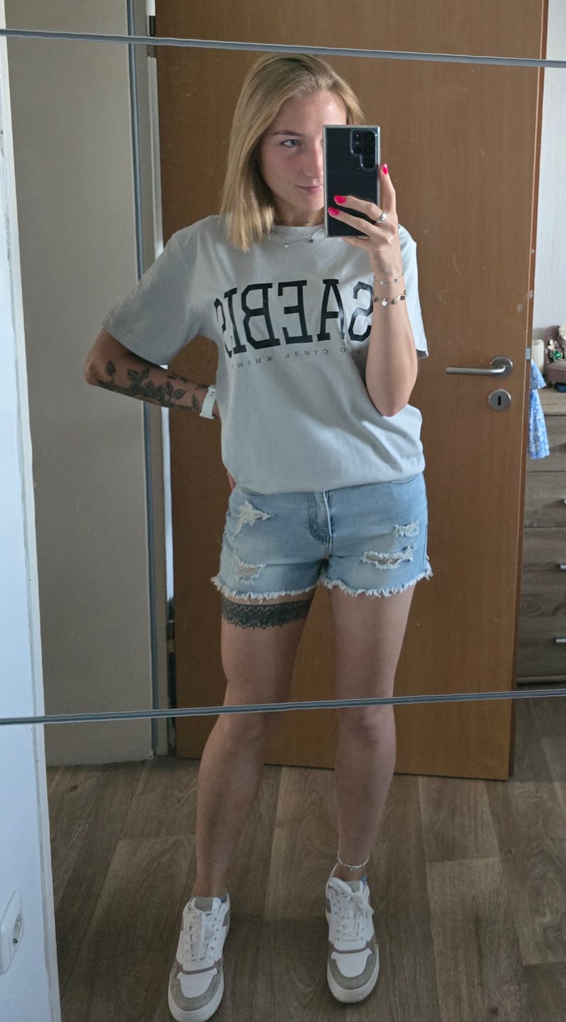 Customer photo review of Lifestyle Damen Oversized T-Shirt asphaltgrau by SAEBIS®