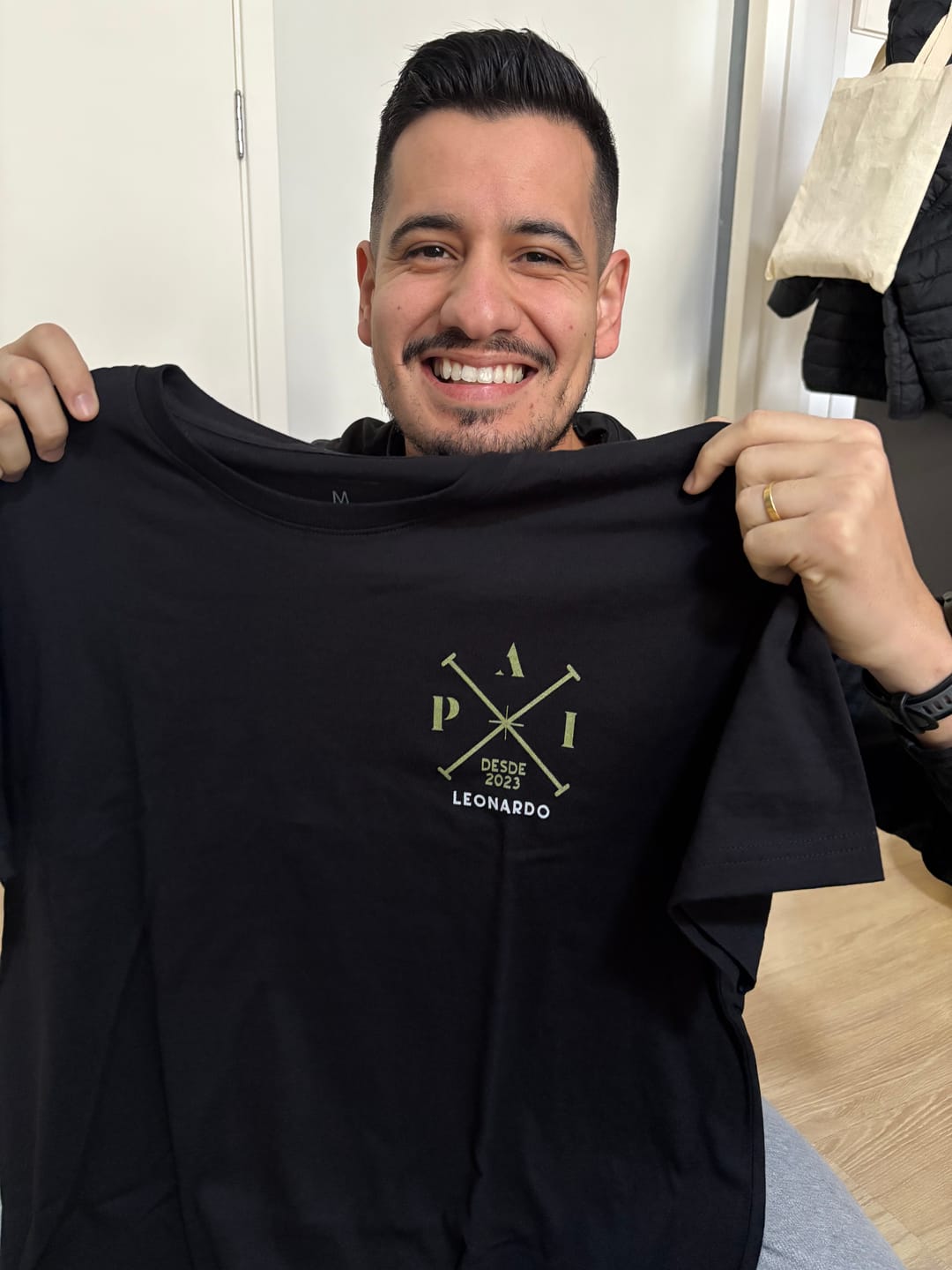Customer photo review of Camiseta Personalizada FAMÍLIA MINIMALISTA (PAI, AVÔ, MÃE, TIO) - Algodão Peruano
