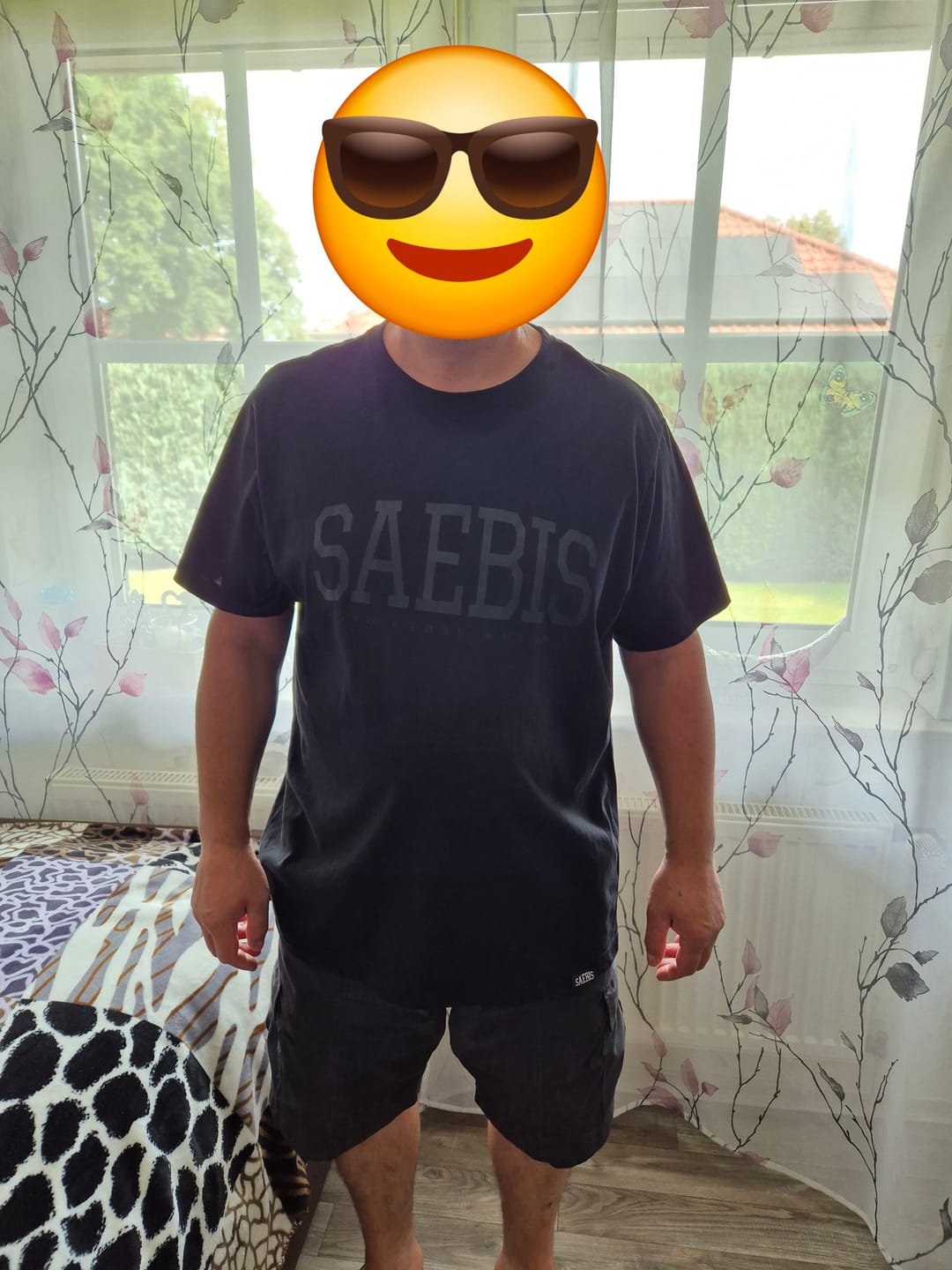 Customer photo review of Lifestyle All Black Herren T-Shirt by SAEBIS®