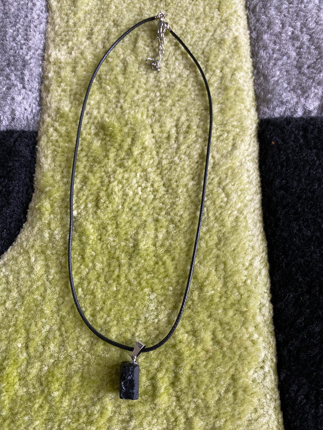 Customer photo review of Turmalin Halskette - Naturstein Kautschukband