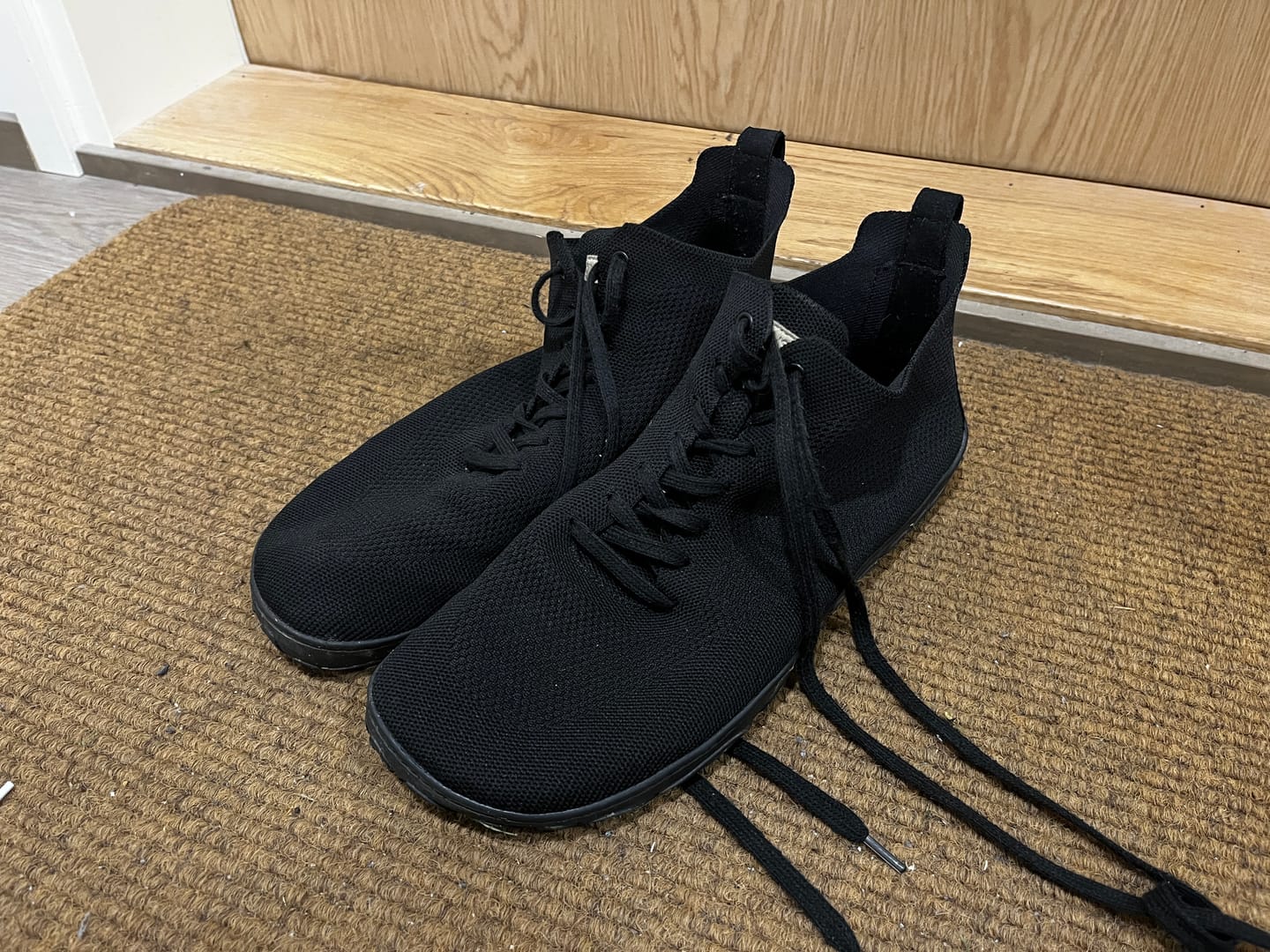 Customer photo review of Vaistoa Iloa Mid korkeavartiset paljasjalkatennarit