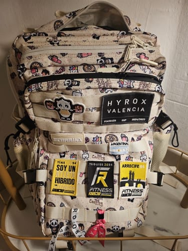 Customer photo review of Mochila Táctica V1 45L All in Sweet Cream