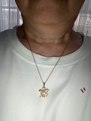 由貴 佐. review of スピンフラワーネックレス image 1 out of 1