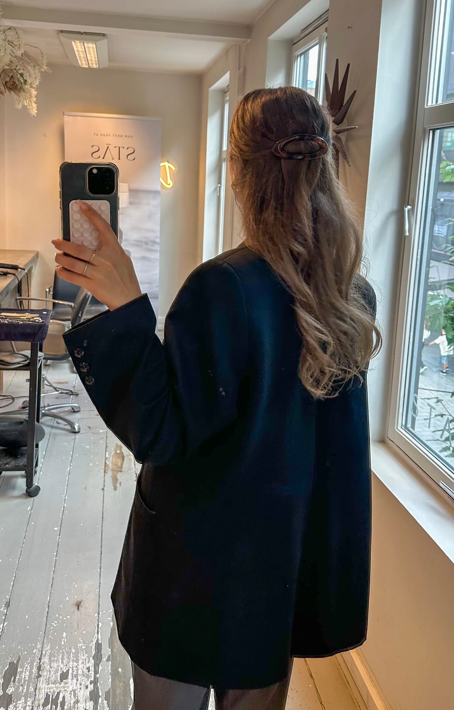 Customer photo review of Frida  - Hair Clip