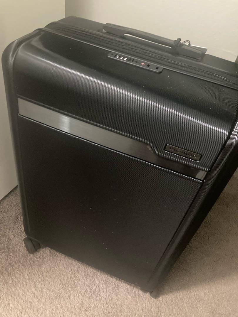 Customer photo review of Brentwood Hardside 25" Medium Check-In Expandable Spinner
