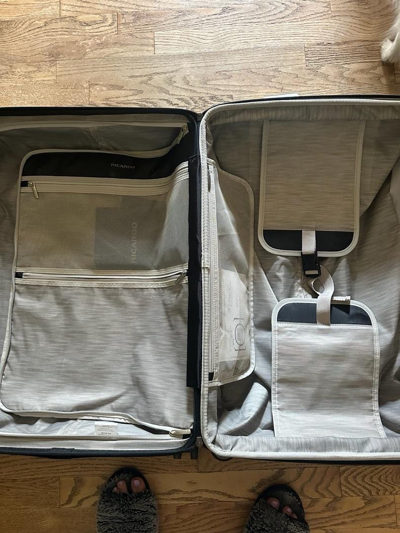 Customer photo review of Brentwood Hardside 25" Medium Check-In Expandable Spinner