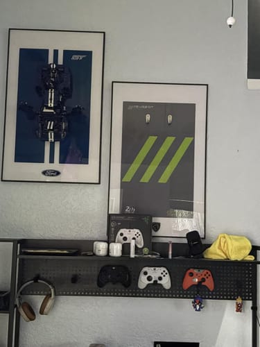 Customer photo review of LED Wall Display Frame for LEGO® Technic F1 2022 Ford GT 42154 Showcase