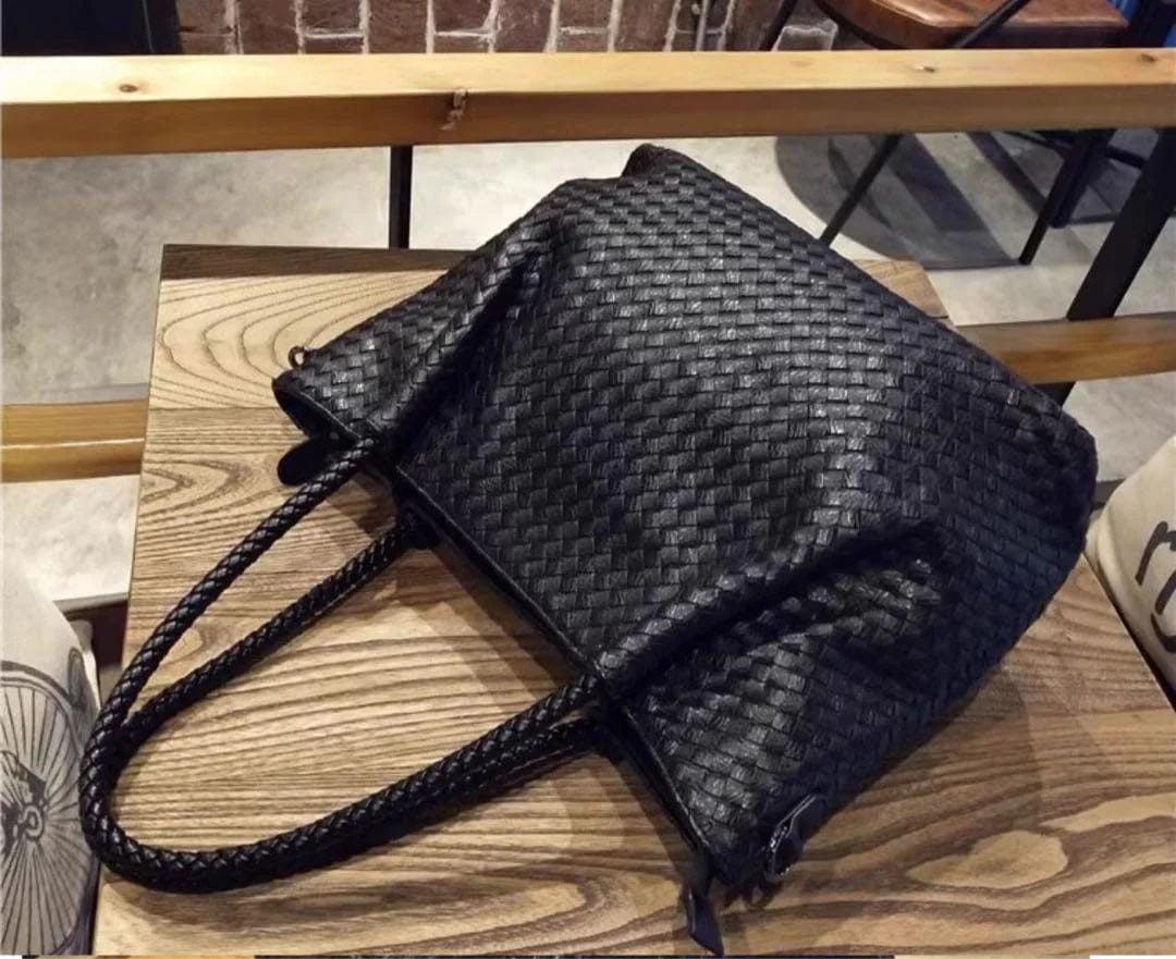 Customer photo review of Natalie Woven Bag XL