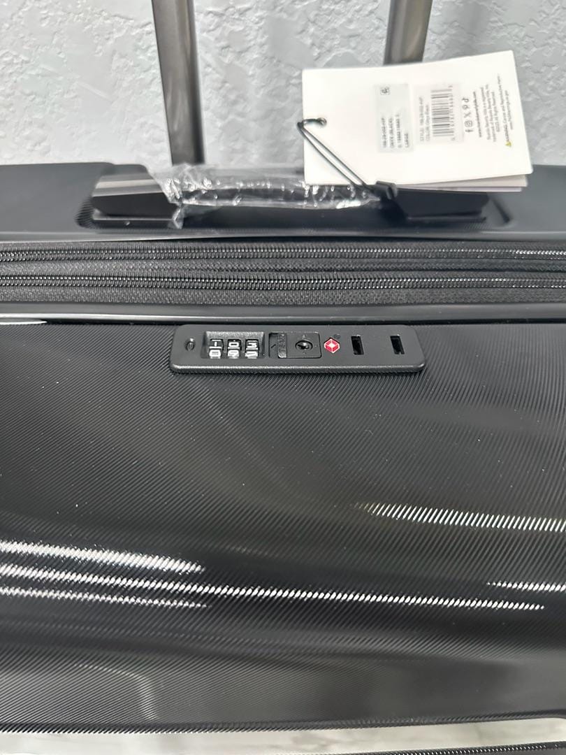 Customer photo review of Brentwood Hardside 29" Large Check-In Expandable Spinner