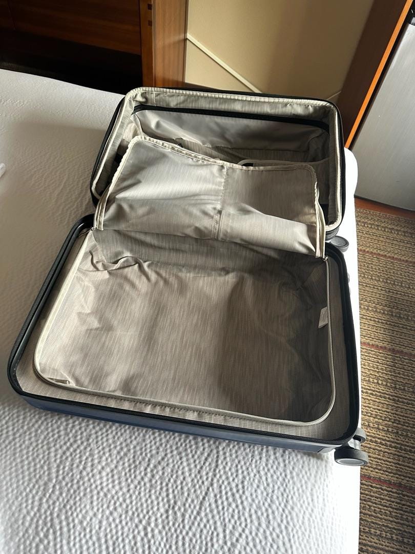 Customer photo review of Brentwood Hardside 21" FastAccess Front Opening Carry-On Expandable Spinner