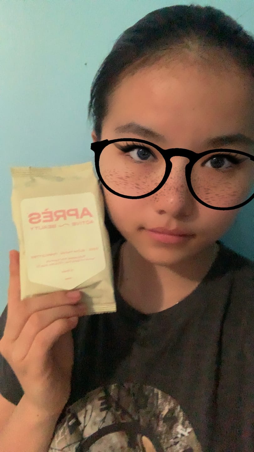 Customer photo review of Cool + Glow Facial Towelettes
