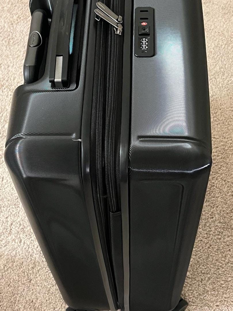Customer photo review of Brentwood Hardside 25" Medium Check-In Expandable Spinner