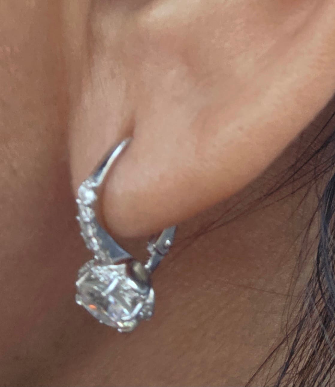 Customer photo review of Elegant 2 Carat Floral Drop Earrings - Platinum Plated - 2 x 1CT Moissanite