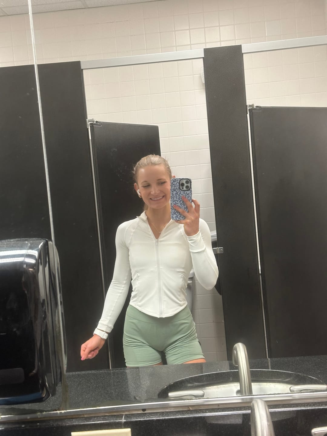 Customer photo review of W552 Elevate jacket