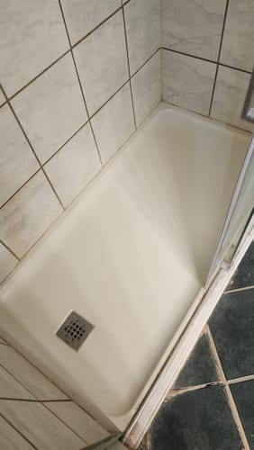 Customer photo review of Floor Crack Repair - Tub and Shower Repair Kit