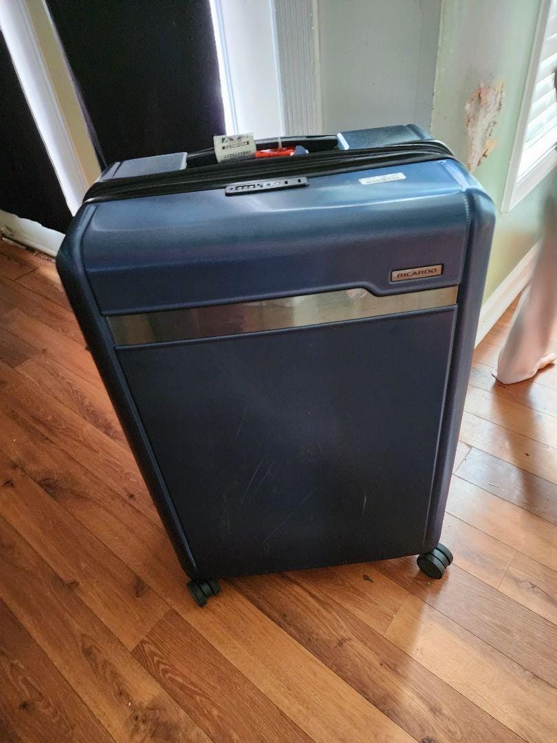 Customer photo review of Brentwood Hardside 29" Large Check-In Expandable Spinner