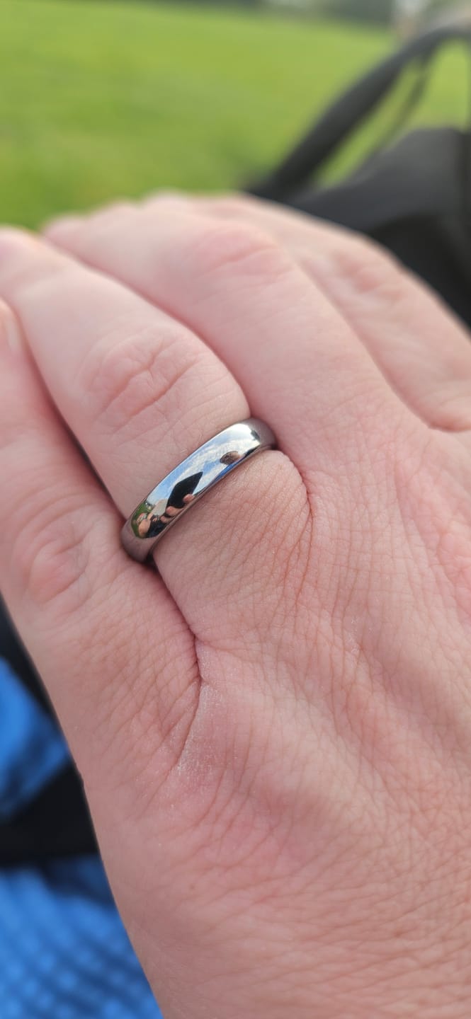 Customer photo review of Original 4mm Wonder Ring