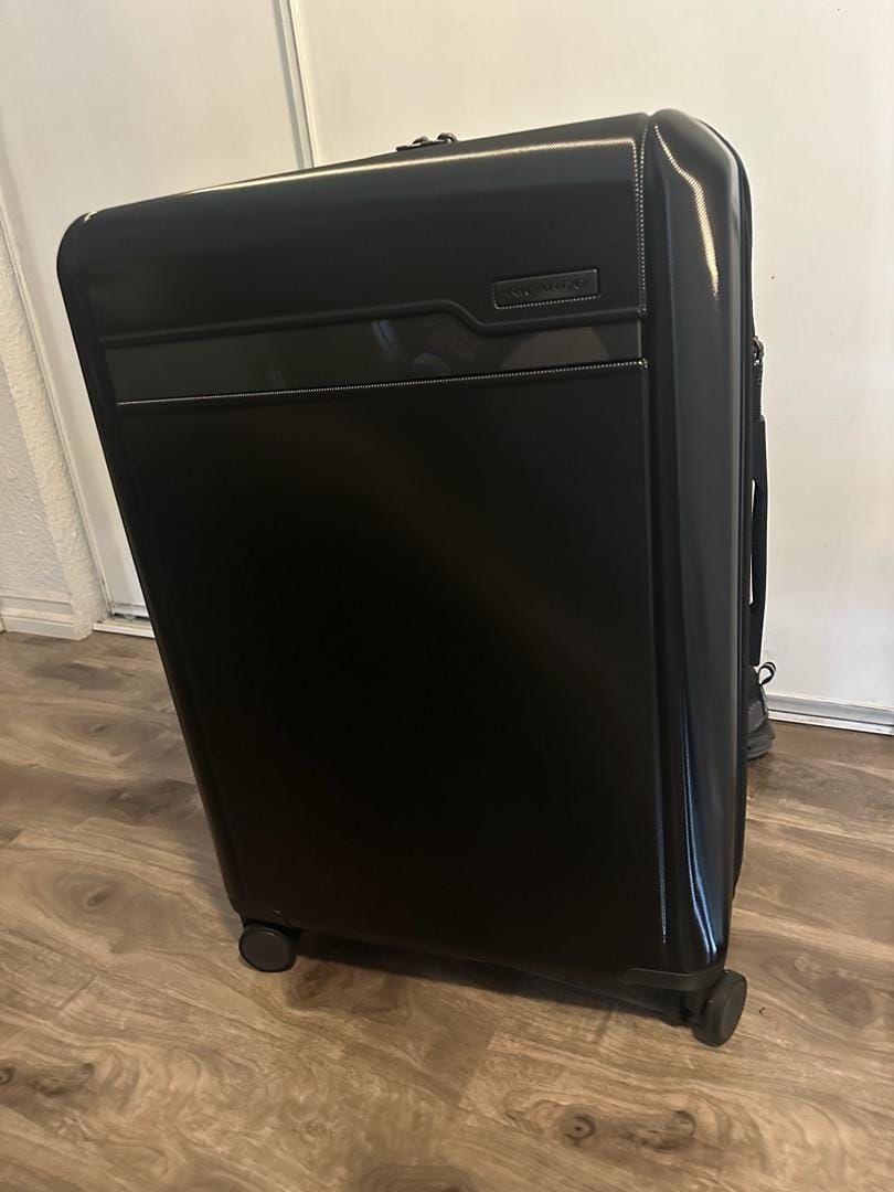 Customer photo review of Brentwood Hardside 25" Medium Check-In Expandable Spinner