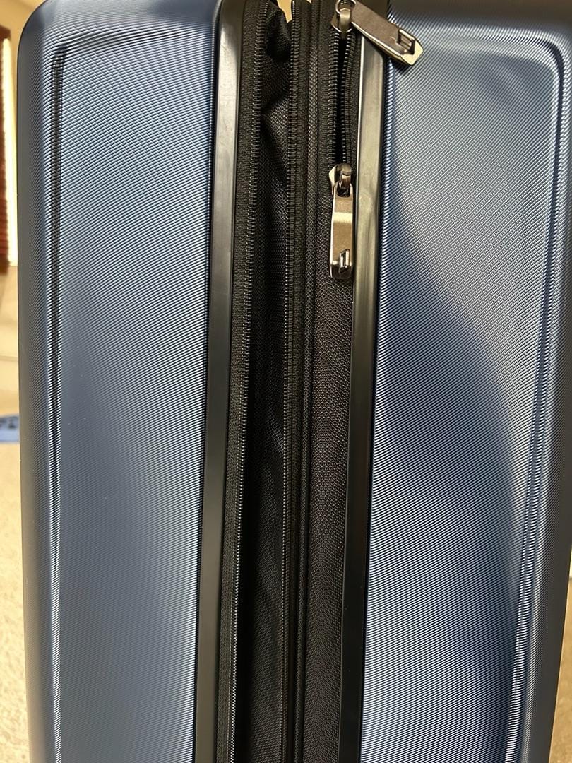 Customer photo review of Brentwood Hardside 29" Large Check-In Expandable Spinner