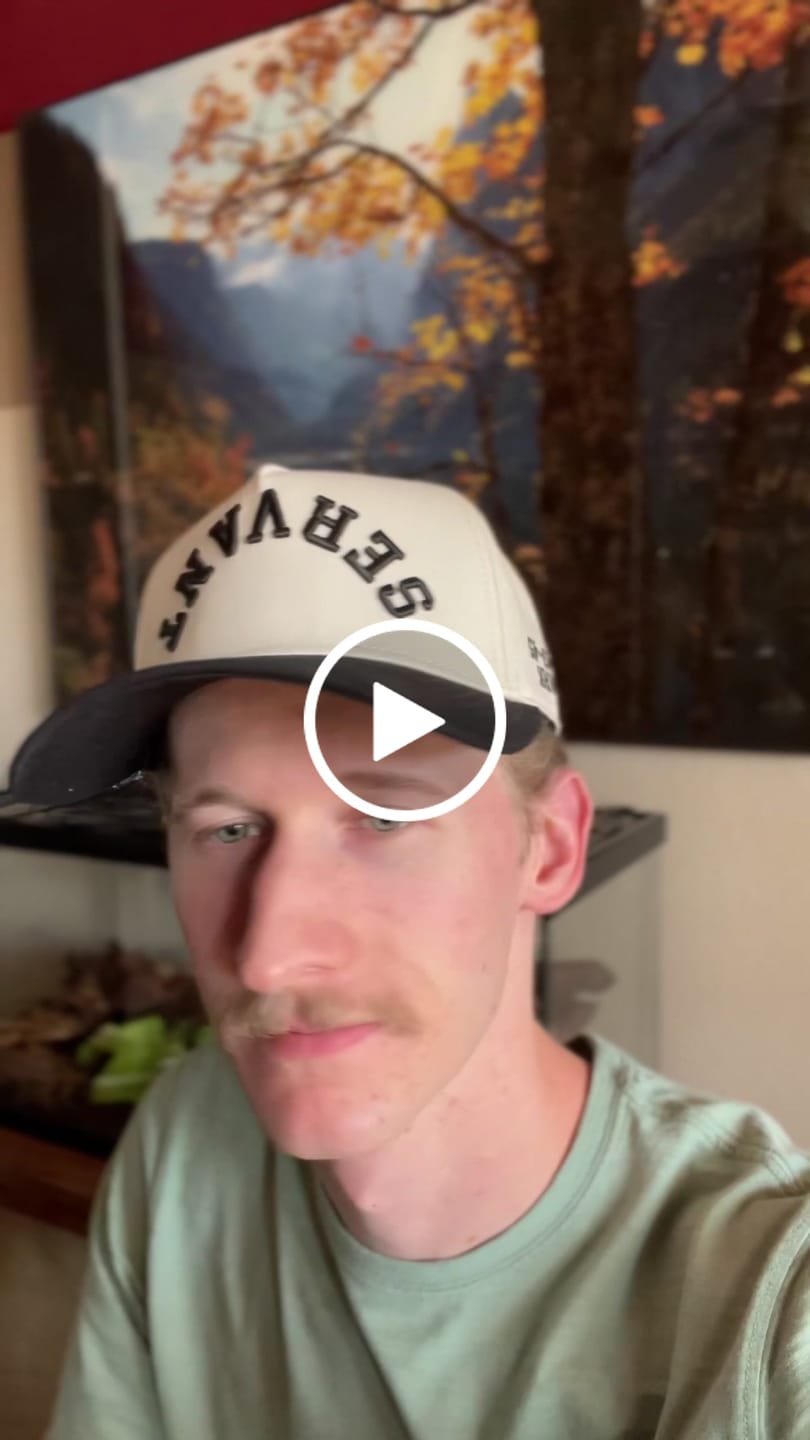 Customer video review of ‘SERVANT’ Premium SnapBack - Cream/Black