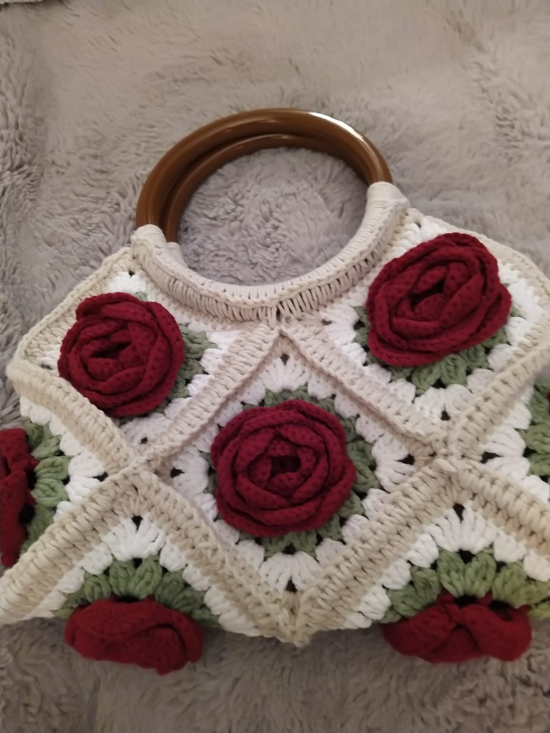 Customer photo review of 1980 Rose Handbag Crochet DIY KIT