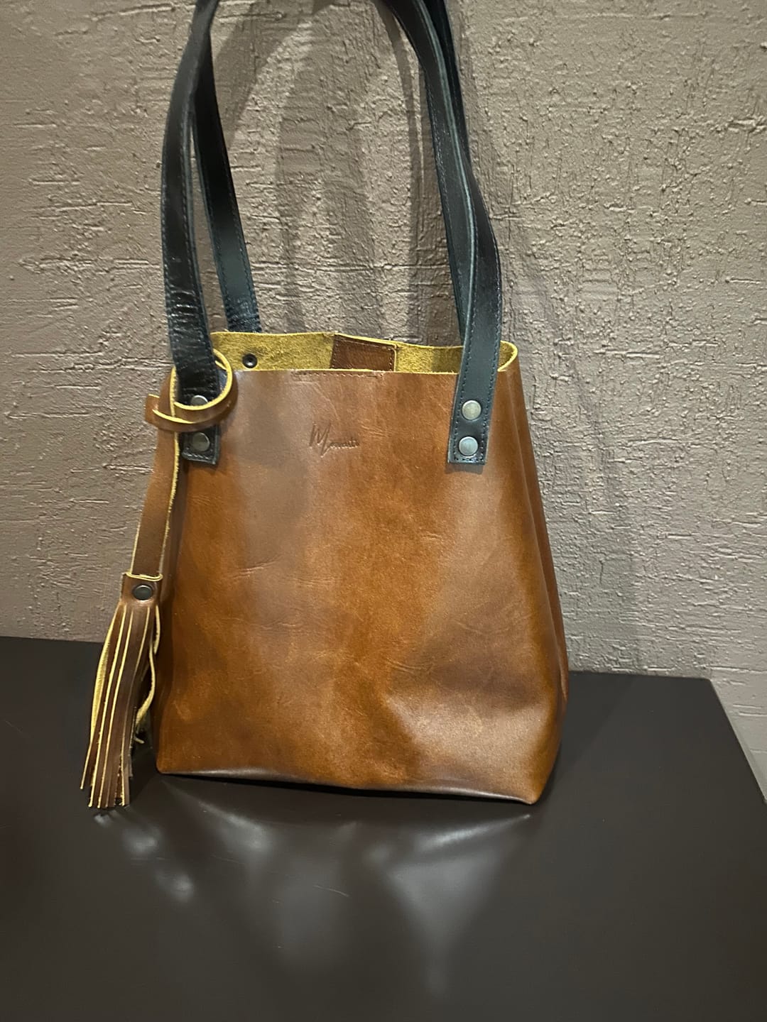 Customer photo review of Bolso Tote Cuero Praga Plus+ Pull Roble Doble Vista