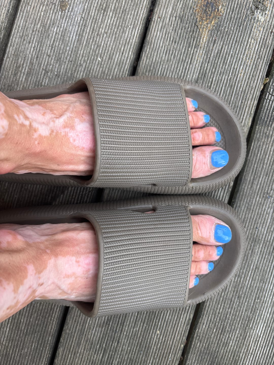 Customer photo review of HappyFlops Nordic Collection