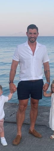 Customer photo review of Ultra-Stretch 5" Chino Shorts - Navy