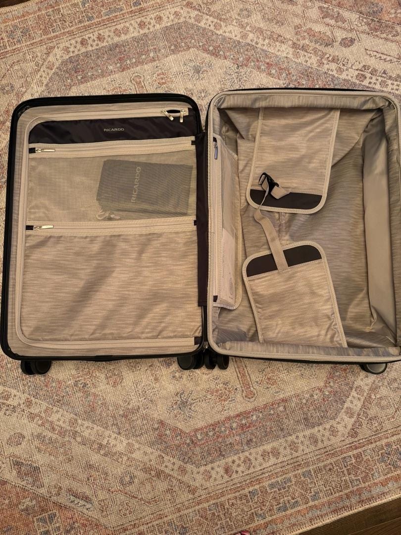 Customer photo review of Brentwood Hardside 25" Medium Check-In Expandable Spinner