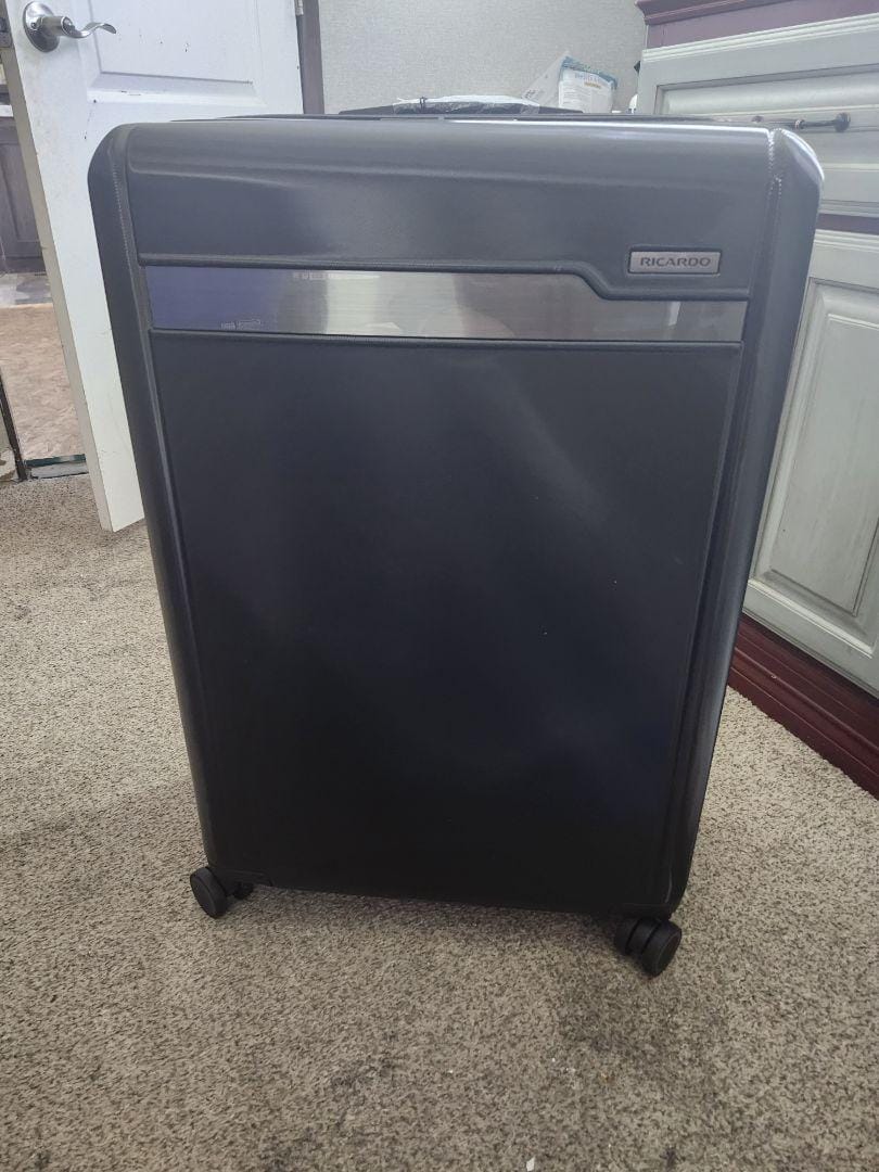 Customer photo review of Brentwood Hardside 29" Large Check-In Expandable Spinner