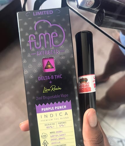 Customer photo review of Fume Extracts Limited Delta 8 Live Resin Disposable 2G - Purple Punch (Indica)