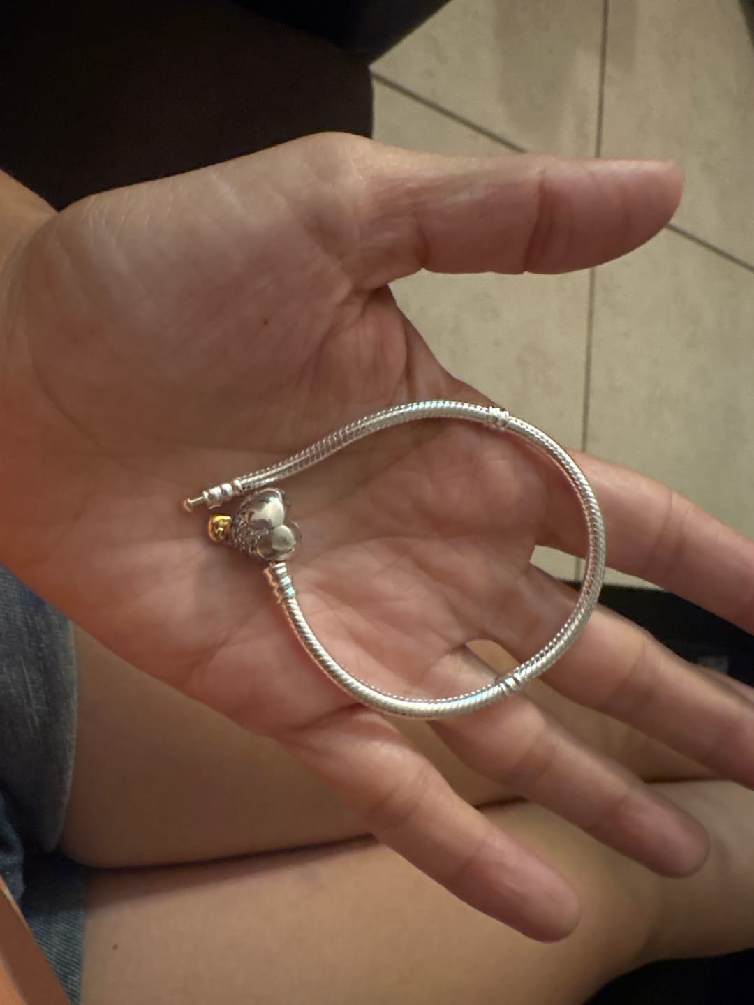 Customer photo review of BRAZALETE PULSERA PANDORA MOMENTS CORAZON DISNEY + KIT DE REGALO
