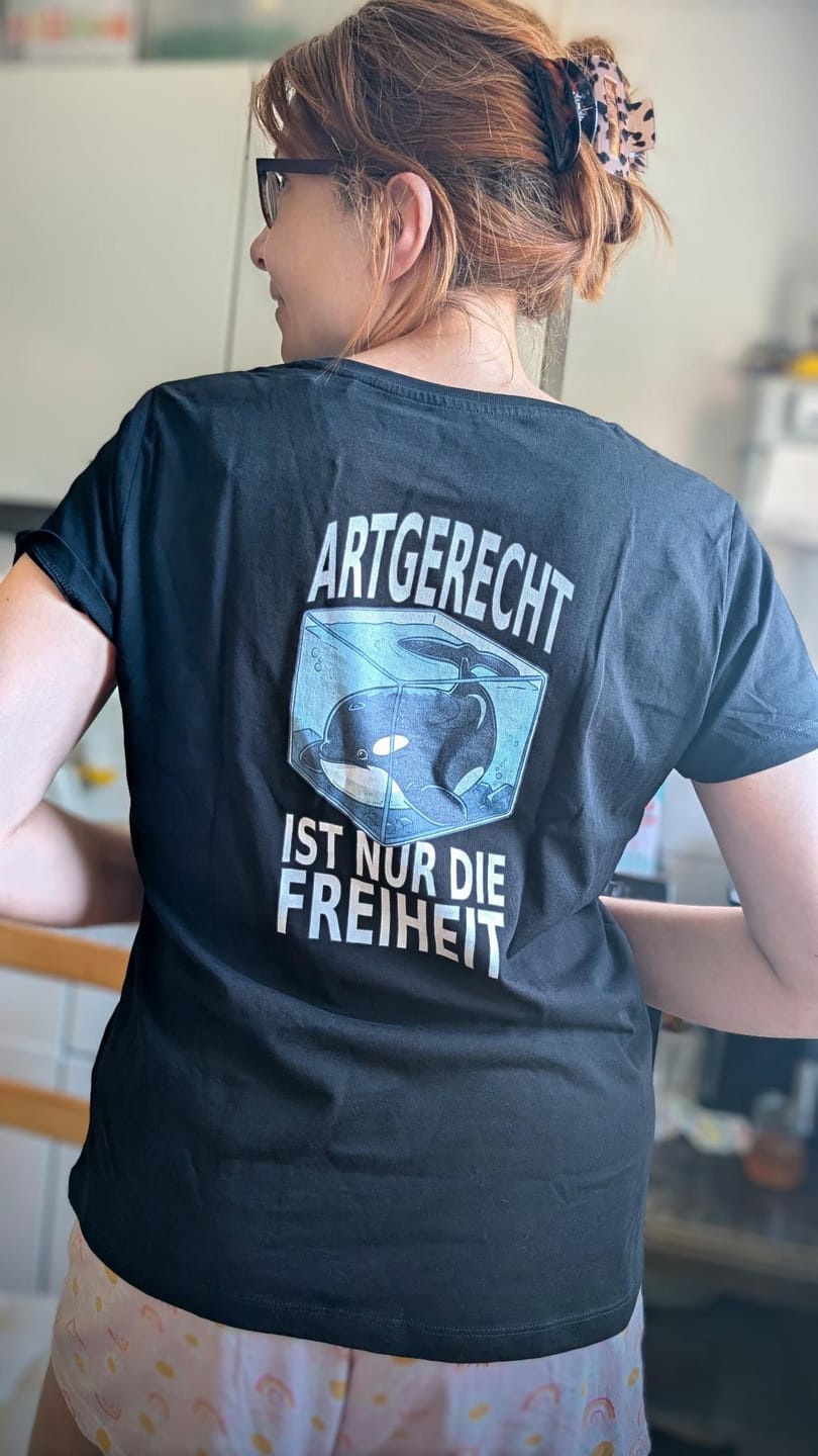 Customer photo review of FREIHEIT | DAMEN PREMIUM BIO SHIRT | BACK PRINT