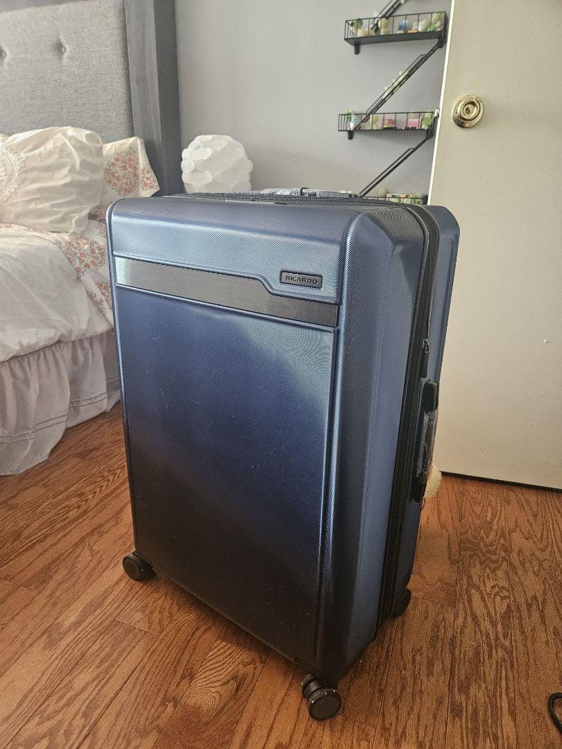 Customer photo review of Brentwood Hardside 29" Large Check-In Expandable Spinner