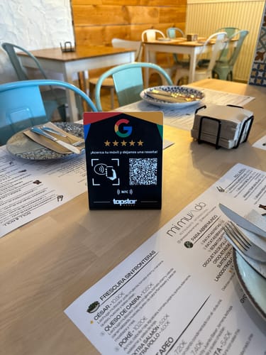 Customer photo review of Expositor Reseñas Google NFC y QR