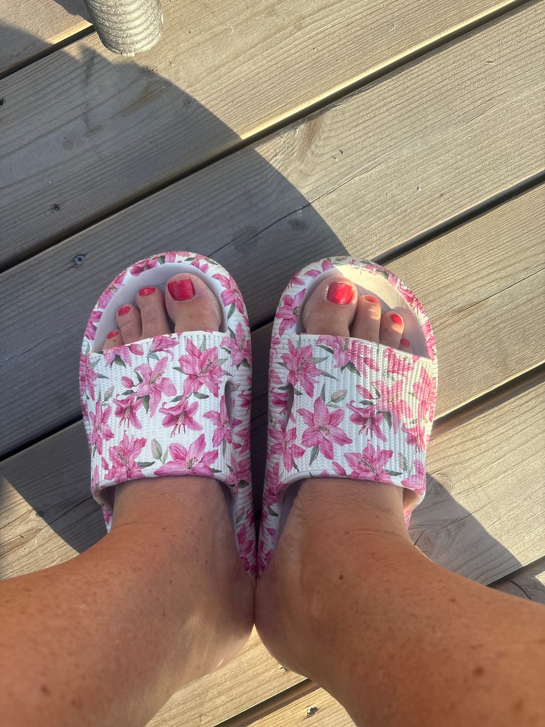 Customer photo review of HappyFlops Limited Editions