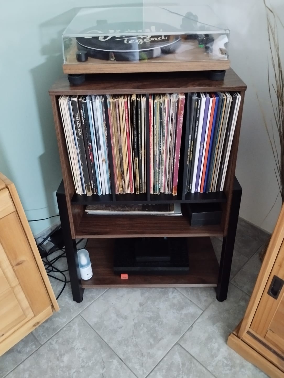 Customer photo review of Eiffel RS05 Record Player Stand