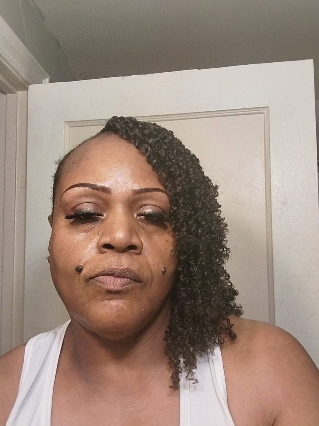 Customer photo review of Zury Sis V11 Mini Twist Crochet Loop Braids - YANKY TWIST 9"/10"/11"