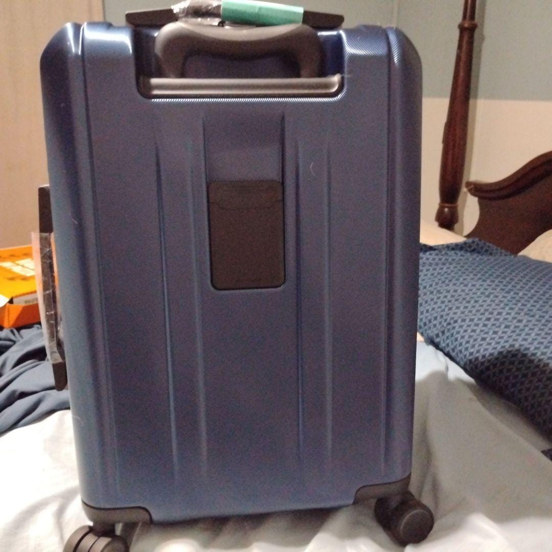 Customer photo review of Brentwood Hardside 21" FastAccess Front Opening Carry-On Expandable Spinner