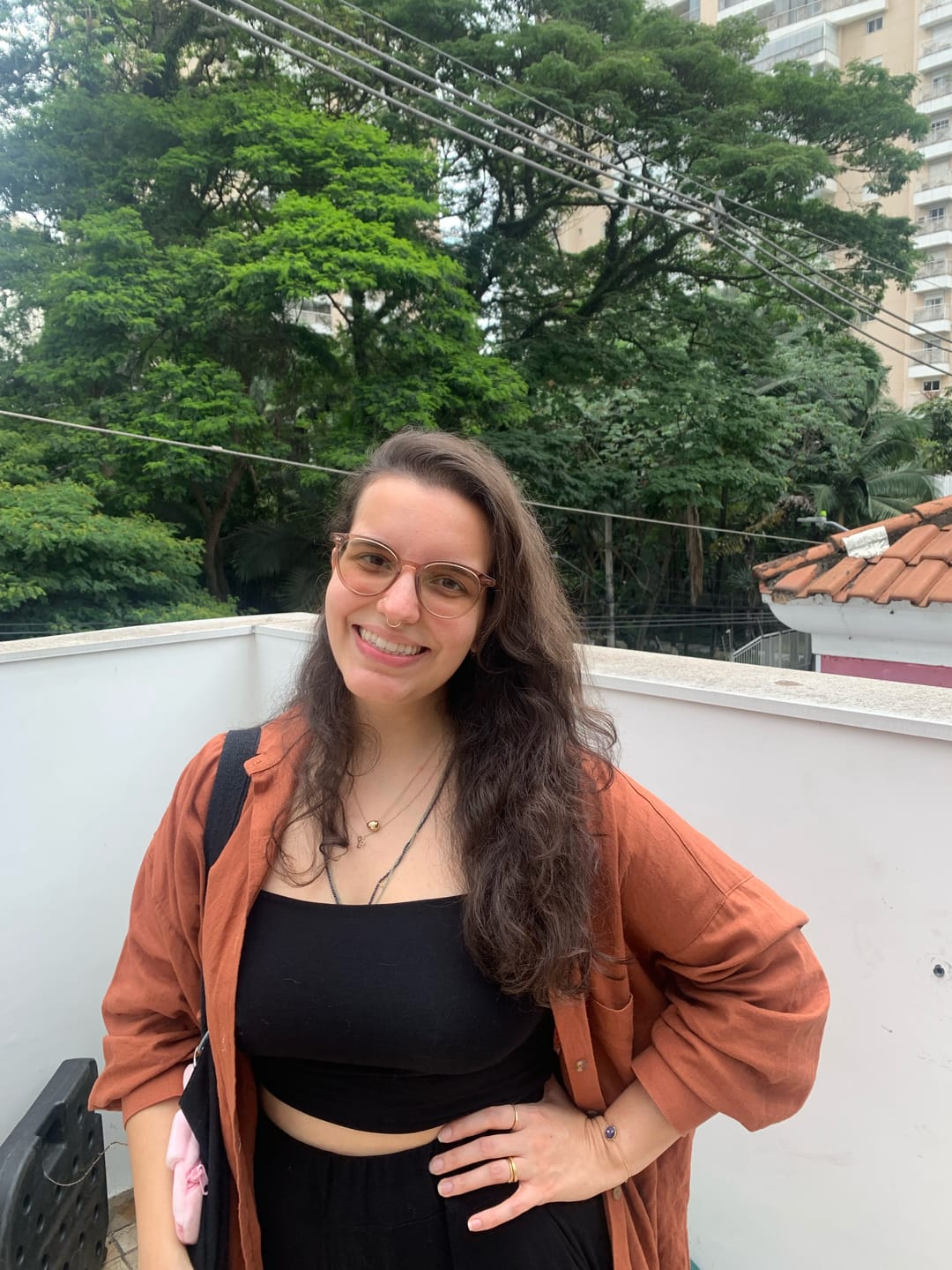 Customer photo review of Camisa Oversized de Linho Cupuaçu Terracota