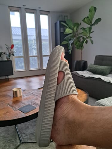 Customer photo review of HappyFlops