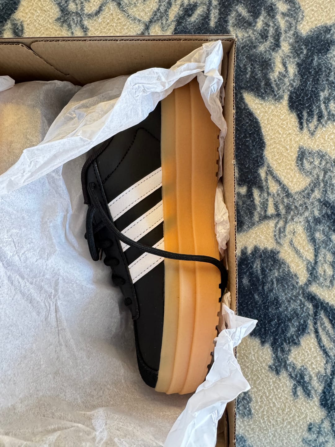 Customer photo review of Zapatilla Adidas Vl Court Bold Plataforma Mujer Negro - Blanco - Suela Gum