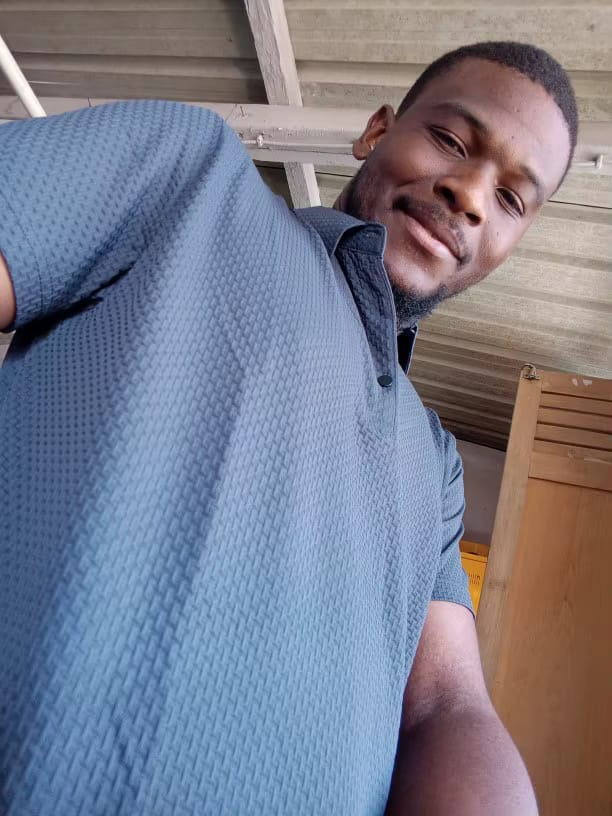Customer photo review of Capri - Men's Ultra Comfortable Polo Shirt