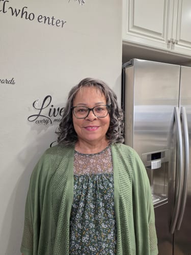 Customer photo review of Luvwin 5x5 Gentle  Curly Salt And Pepper Glueless Grey Color Pre-Cut Lace Bob Wig