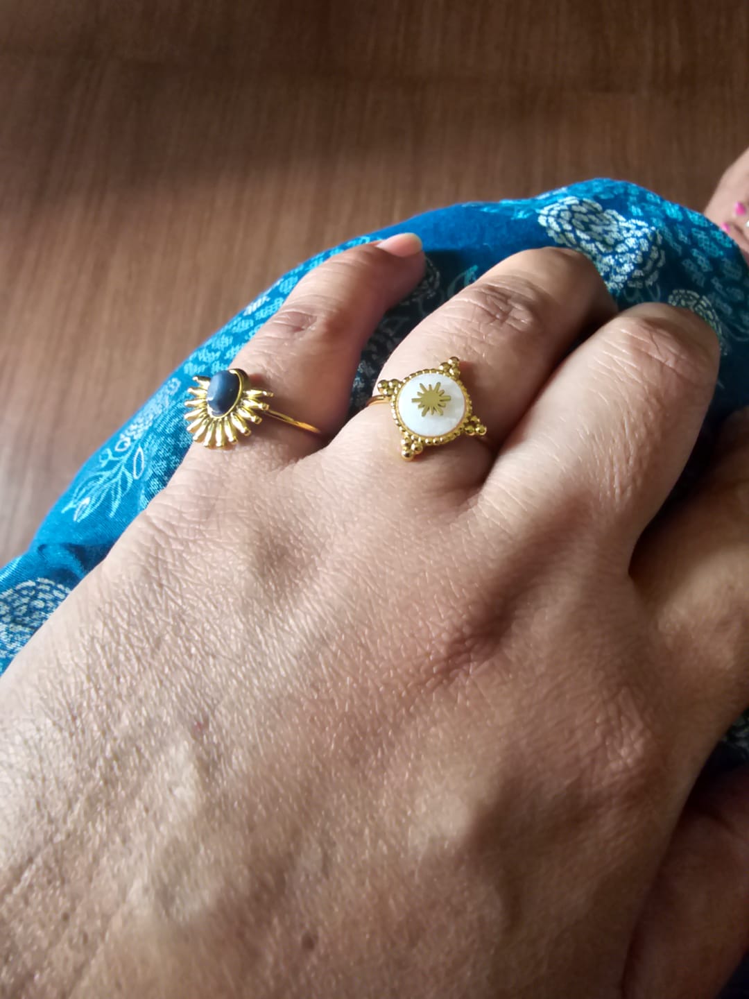 Customer photo review of Golden Snowflake Vintage Ring