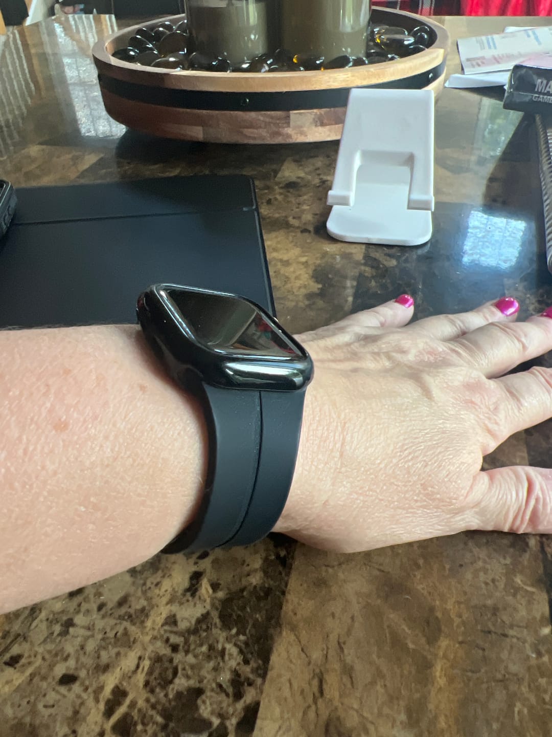 Customer photo review of FlexiFit™ Magnetic Band for Apple Watch - BUY 1 GET 1 FREE!