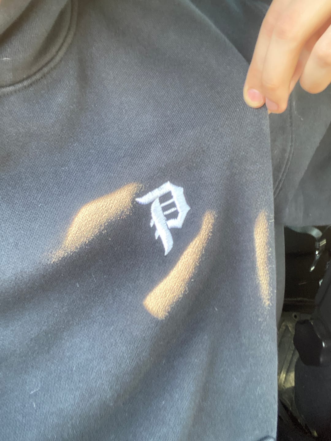 Customer photo review of Polerón Primitive Mini Dirty P Boxy HW Black