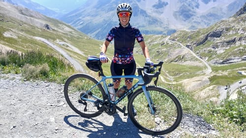 Avis photo d'un client sur Tenue Vélo de Route Noire - Stars+