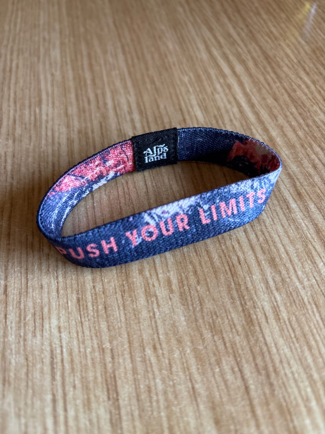 Customer photo review of Push Your Limits - Elastisches Armband
