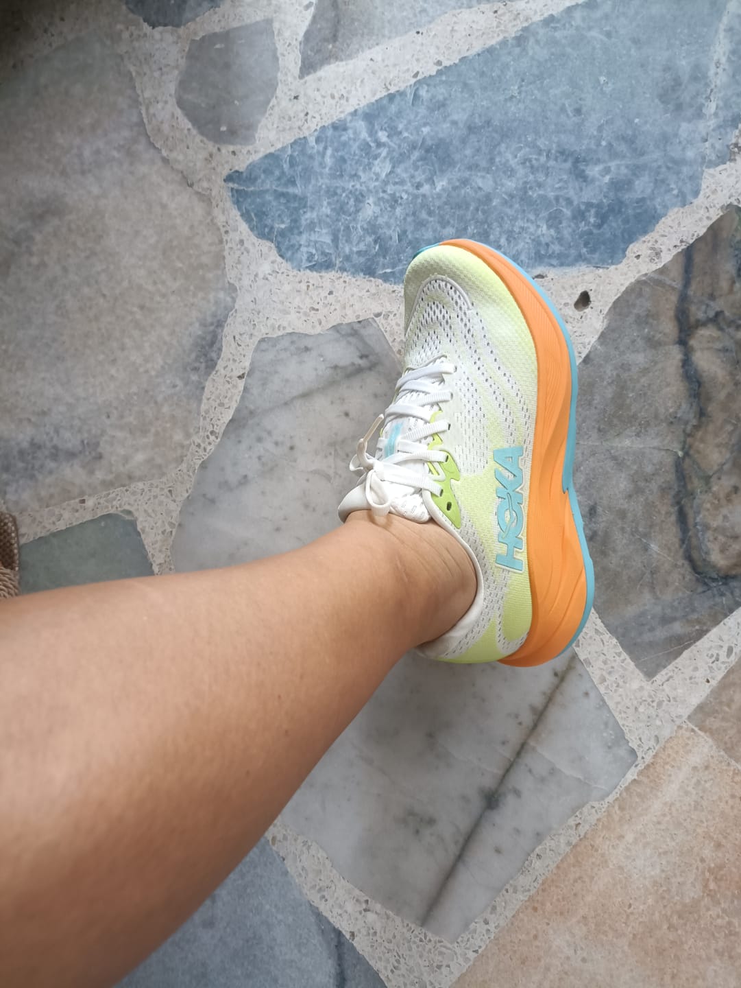 Customer photo review of Hoka One One Rincon 4 Mujer Lettuce